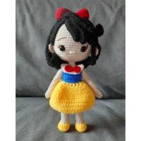 ราคา พร้อมส่งทันที ตุ๊กตาถัก Snow White สโนว์ไวท์ งานแฮนด์เมด ขนาด 9” (19723567856)