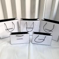 ราคา แท้ ถุงกระดาษChanel สีขาวใบใหญ่ ❌มีตำหนิ❌ (9004879615)