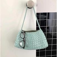 ราคา พร้อมส่ง!! กระเป๋าสานสีเขียวมิ้นท์ Whiterm Rourou Bag มีถุงผ้าหูรูดที่ใส่ด้านในแถมให้ด้วยค่ะ (54251183771)