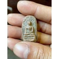 ราคา พระคงลำพูน กรุเก่า เนื้อดิน วัดพระคงฤๅษี สีพิกุลค่อนสีเนื้อ (48952747580)