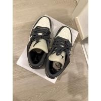 ราคา รองเท้า NIKE รุ่น AIR JORDAN 1 LOW สี GREY-WHITE มือสอง สภาพดี (25095177200)