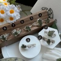 ราคา แหวน Moldavite สะเก็ดดาวหายาก Genuine Czech Moldavite 925 Sterling Silver Handycraft แหวนโมลดาไวท์แท้ล้อมด้วยโมซาไนท์ (24492103444)