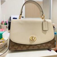 ราคา กระเป๋า Coach โค้ช (มือสอง) Coach tilly top handle satchel สีหายาก ขาดตลาด สีขาว ลายซี (5632350248)
