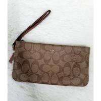 ราคา กระเป๋าคล้องมือใบยาว 1 ซิป COACH แท้ Clutch bag ส่งต่อมือสอง สภาพดี ตำหนิเล็กน้อย กระเป๋าสตางค์Coach (25158481698)