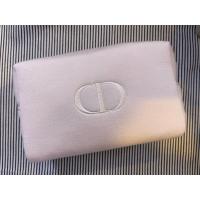 ราคา กระเป๋าเครื่องสำอาง Dior Capture Totale (22957795963)