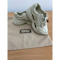 ราคา รองเท้าGucciเด็กไซต์25(15cm) แนะนำเท้าน้องประมาณ14-15cmใส่ได้จ้ามือสองของแท้100%มีถุงgucciให้หิ้วมาจากเมกาสภาพ70%ตามรูป (24745973555)