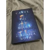 ราคา (PRELOVED) นวนิยาย Carve The Mark โดย Veronica Roth (ปกแข็ง) ผู้แต่ง Divergent (Fantasy Novel) (28043576860)