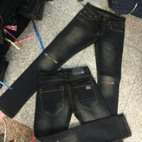 ราคา กางเกงยีนส์ขายาว กางเกงผู้ชาย ทรงเดฟ สีสนิมดำ แต่งขาดเข่า มี 4 ไซส์ให้เลือก (929839671)