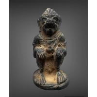 ราคา รูปหล่อหนุมาน วัดสุทัศน์เทพวราราม "รุ่นเทพสถิตย์ ปี2544 หลวงปู่หมุน ปลุกเสก (24160488475)