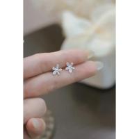 ราคา [ Biac 925 ] ต่างหูดอกเดซี่ ต่างหูดอกเดซี่น่ารัก larein.accessories (43058822691)