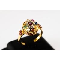 ราคา (R68 ชื่อแบบ “ดาหลา”) : แหวนทองคำแท้ทรงยอดมณฑปฐานประดับพลอยนพเก้ายอดทับทิมสยาม (Siamese Ruby) (5154158590)