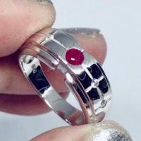 ราคา แหวนพลอยทับทิมแท้(ราศีกรกฎ) สีสวยไฟดี เสริมดวงราศีกรกฎ แบบเรียบๆ ใส่ได้ประจำวัน ใส่ได้ทั้งหญิงและชาย (557377039)