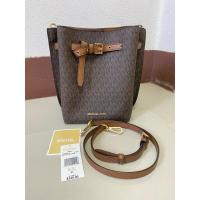 ราคา MICHAEL KORS แท้100%มือสอง35H0GU5M5B EMILIA SMALL BUCKET MESSENGER BROWN LOGO BAG ไมเคิล คอร์ส กระเป๋าบัคเก็ตน้ำตาล (26274650596)