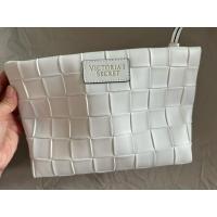 ราคา กระเป๋า Victoria's secret ใส่เครื่องสำอางค์ ถือไปเที่ยว (27650344374)