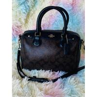 ราคา กระเป๋าCoach New York ลาย C หนังแท้ลุ้น อะไหล่เดิมสีทองปั้ม coach ทุกจุด ซิปykk สภาพการใช้งานทั่วไป (19485547658)