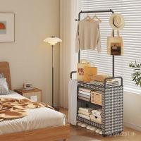 ราคา ไม้แขวนเสื้อ ชั้นวางที่ทันสมัยเรียบง่ายชั้นยืนแบบบูรณาการห้องนอนที่เก็บเสื้อผ้าป้องกันฝุ่นชั้นเก็บเสื้อชั้นวางที่มีม่าน เลขที่4 (45852805782)