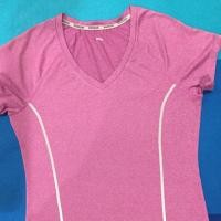 ราคา (ของแท้ พร้อมส่ง) เสื้อกีฬาคอวี Reebok สีชมพู (2300497708)