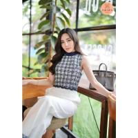 ราคา THITIPA CLOSET // Size M จั๊มสูทขายาวนื้อผ้าลูกไม้ทอลายดอกสีกรมน้ำเงิน ตัดต่อกางเกงขายาวผ้าพื้นสีขาว (20427113850)