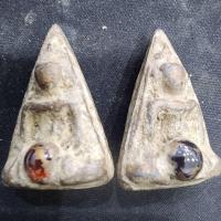 ราคา พระนางพญาสองหน้าเนื้อชิน เม็ดพระธาตุ กรุดอยไซ (44256408024)