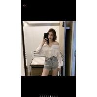 ราคา เชิ้ตแขนเปิดไหล่สีขาว เสื้อเชิ้ตเปิดไหล่แขนยาวแต่งเพชร (15573619885)