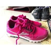 ราคา Reebok มือสอง. ของแท้100% รองเท้าผ้าใบรีบ้อก เบอร์ 38.5 (2387682529)