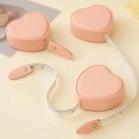 ราคา สีชมพูรูปหัวใจมินิอัตโนมัติเทปวัดนุ่มปู่เทปวัด1.5เมตร59นิ้วแบบพกพาสําหรับวัดร่างกายเอวหน้าอกเสื้อผ้าครัวเรือนเย็บตัดเสื้อ (26039455428)