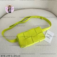 ราคา : New!! Bottega Veneta Cassette Belt Bag️ก่อนกดสั่งรบกวนทักมาเช็คสต๊อคก่อนนะคะ️ (26921770012)