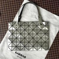 ราคา Used like New Bao Bao Rock Silver ปี 2015 (71205782)