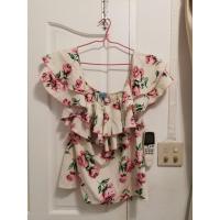 ราคา เสื้อปาดไหล่ลายดอก มือสอง อก48 เอว48 ยาว26 สภาพดีเว่อร์ (2331945224)