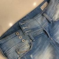 ราคา Diesel Series ยีนส์ใหม่ ข้อดีคือ ยีนส์ใส่ยังไงก็ไม่มีเอ้าท์ ตัวนี้สีอ่อน เก๋ตรงขอบและกระดุมกางเกง ขาม้านิดๆ ดูเซอหน่อยๆ (6835494512)