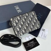 ราคา Dior pouch with strap (40762262240)