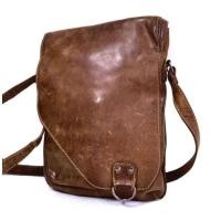 ราคา Greenland Westcoast กระเป๋าหนังแท้ กระเป๋าครอสบอดี้ กระเป๋าหนังแท้มือสอง หนังนูบัค กระเป๋าผู้ชาย saddle bag yonvintage (27127154472)
