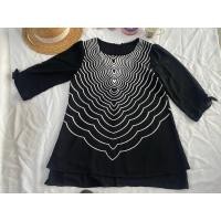 ราคา เสื้อตัวยาวผ้าชีฟองหางกระรอก ซับในผ้าชีฟองซีทรู สีดำ ลายกราฟฟิกขาว ผ้ายืดหยุ่นบางนุ่ม อก 40 (43908030407)