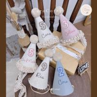 ราคา [คาร่า มุม] หมวกวันเกิดปักชื่อ หมวกทรงสูงวันเกิดสไตล์เกาหลีสําหรับเด็ก (43469113561)