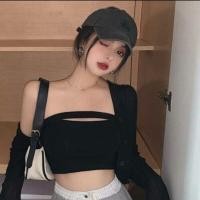 ราคา พร้อมส่งครอปเกาะอกผ่าหน้าผ้าร่องเล็กครอปเกาะอกผ่าหน้าผ้าร่องเล็ก แซ่บมากค่ะ (16956118168)