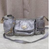 ราคา Priority Leather bag กระเป๋าสะพายข้างมือสอง แบรนด์แท้ หนังแท้ (25725849077)