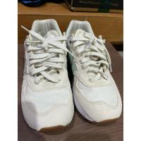 ราคา Newbalance 574สีครีมเขียว (53852779002)