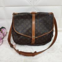 ราคา Used Louis Vuitton Saumur Size 35 Monogram (1769704832)