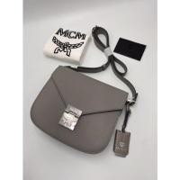 ราคา ของแท้ ส่งฟรี ❗ MCM Patricia Small Shoulder Bag Leather (6191758787)