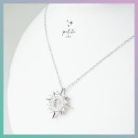 ราคา [พร้อมส่งในไทย] Supernova Necklace - สร้อยคอ จี้รูปพระอาทิตย์ ประดับเพชรล้อมรอบ (25620210658)
