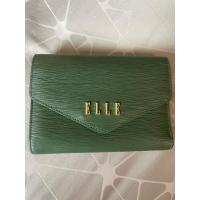 ราคา ELLE กระเป๋าสตางค์ผู้หญิง หนังลายไม้ สีเขียว ใบสั้น พับสาม (42070403486)