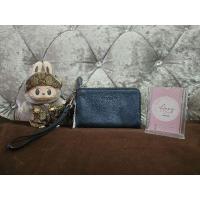 ราคา กระเป๋าคล้องมือ Coach มือ 2 ซิป แท้ 100% (27550764237)