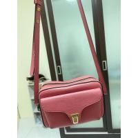 ราคา coccinelle authentic italian leather สะพายข้าง มือสอง หนังแท้ (54352879913)