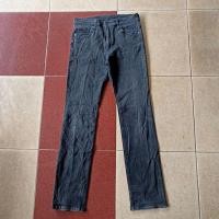 ราคา UJ uniqlo กางเกงยีนส์ล้างสีดํา 01 (43923286762)