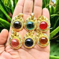 ราคา จี้ เพชรพญานาค มณีใต้น้ำ มี7 สี เขียว ม่วง เหลือง แดง เขียวฟ้า ชมพู น้ำเงิน ขนาดลูกแก้ว1.5cm. หุ้มทองแท้หนา 5 ไมครอน งาน (18571460348)