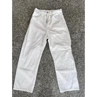 ราคา Merge Official - Slim Jeans 02 มือสอง ivory Size M (29389196609)