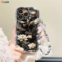 ราคา เคสโทรศัพท์มือถือ ลายดอกไม้ ผีเสื้อ ประดับคริสตัล พร้อมสายคล้องข้อมือ แฟชั่นหรูหรา สําหรับ iPhone 11 7Plus 13 14 12 15 Pro Max XR iPhone7 8 6 6s Plus X XS Max SE (24671787723)