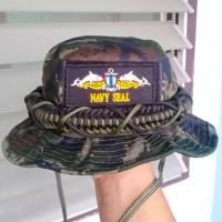 ราคา ผ้ายืดลายพราง หมวกปีกลายพรางดิจิตอลทหารเรือ ติดอาร์ม NAVY SEAL ถักเชือกรอบหมวก (แบบปีกแคบ) (24772150383)
