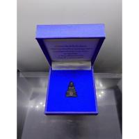 ราคา หลวงปู่ทวด กริ่งลอยองค์ เนื้อนวะโลหะ ที่ระลึกเฉลิมพระเกียรติ 50พรรษา ร.10 พุทธาภิเษก วัดพระแก้ว ปี 2544 #พระ #หลวงพ่อทวด (41411905992)