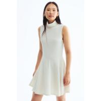 ราคา H&M(เอชแอนด์เอ็ม) เดรสคอเต่า ผู้หญิง 1311778_1 (40323147208)